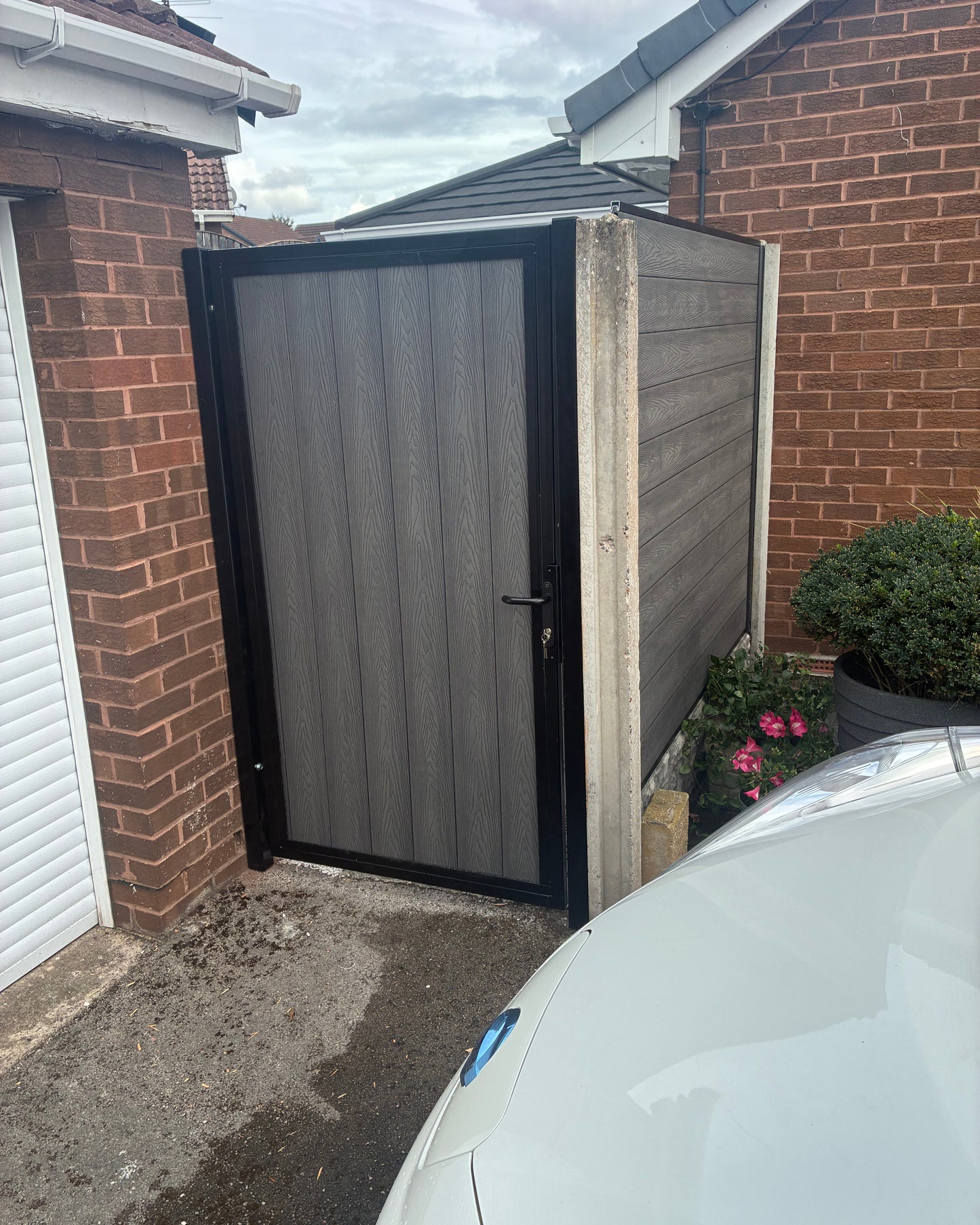 Single Leaf Composite Gate